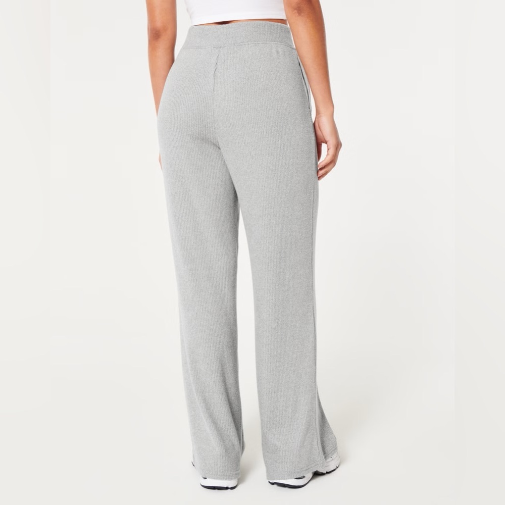 Hollister Cozy Ribbed Wide-Leg Pants - Picture 4 of 7